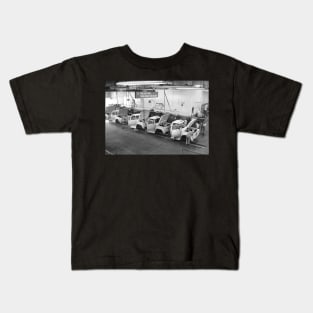 Vintage Car Plant in Peru Kids T-Shirt